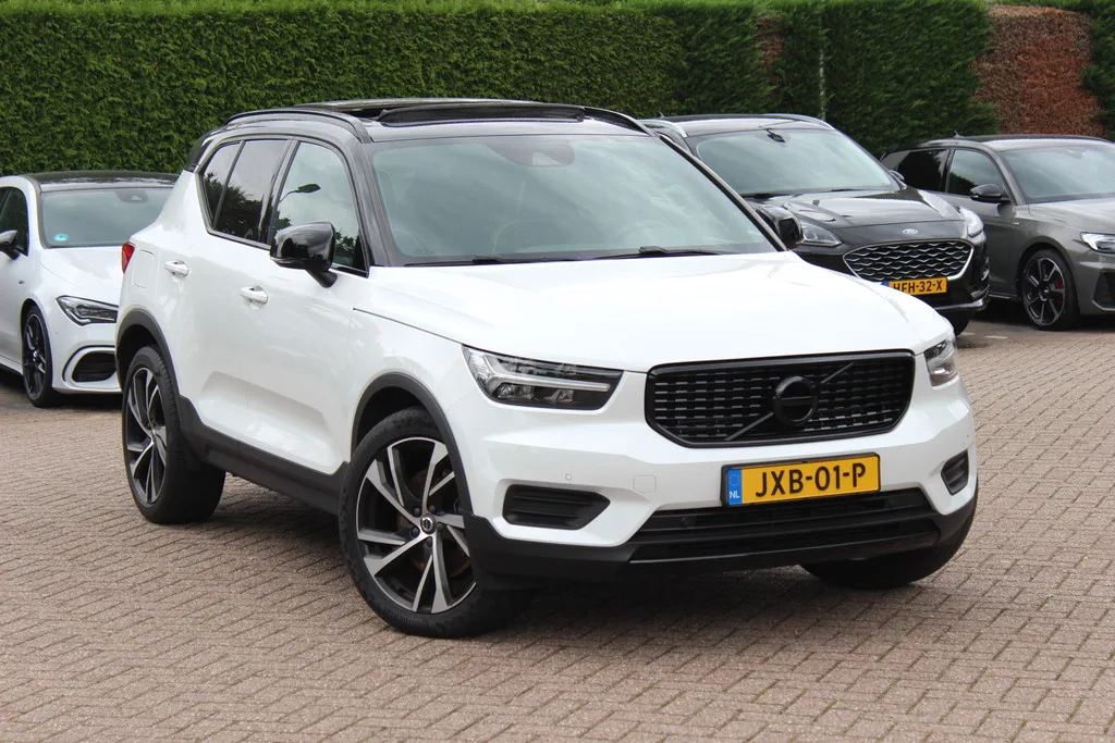 Volvo XC40 (2020) — foto 1