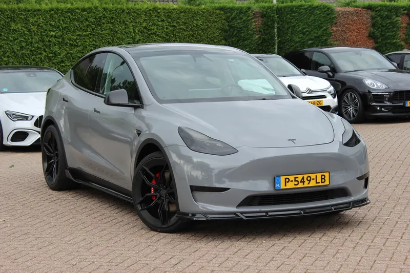 Tesla Model Y (2021)