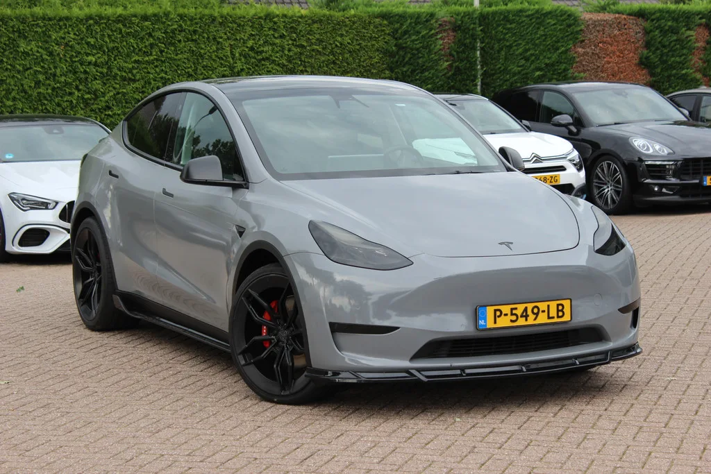 Tesla Model Y (2021) — foto 1