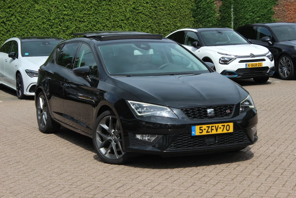 SEAT Leon (2015) — foto 1
