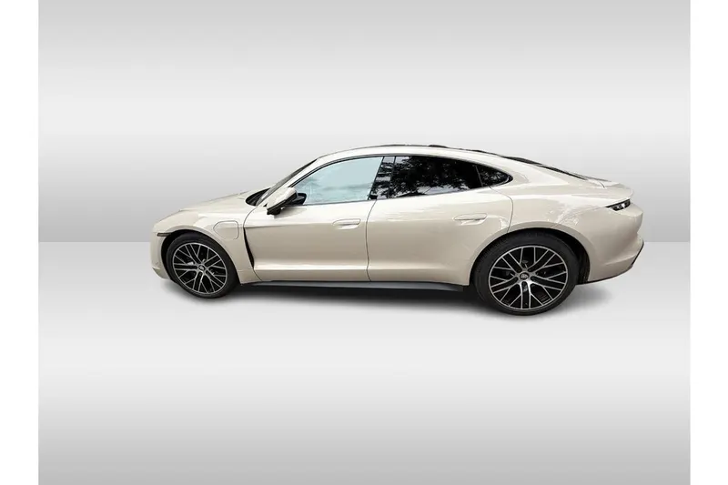 Porsche Taycan (2021)