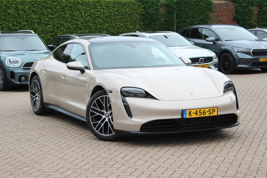 Porsche Taycan (2021) — foto 1