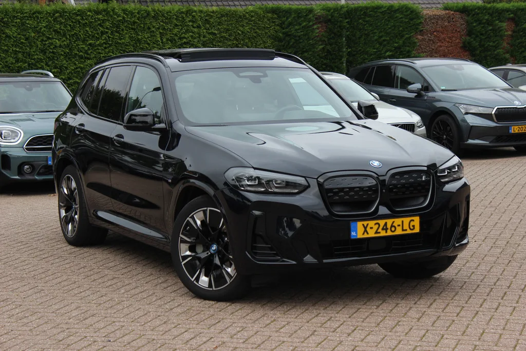 BMW iX3 (2023) — foto 1