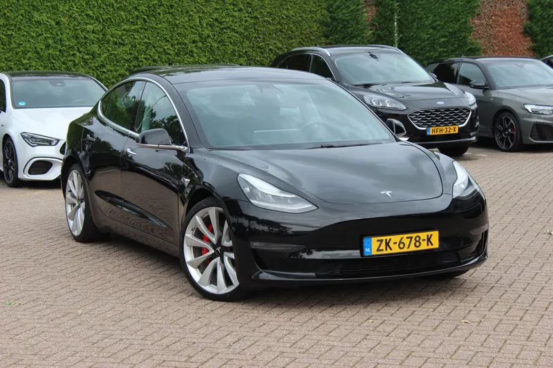 Tesla Model 3 (2019)