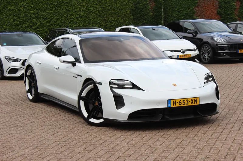 Porsche Taycan (2020)