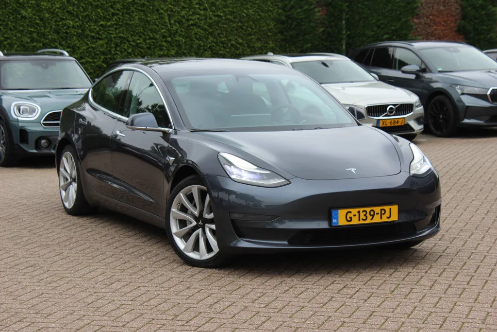 Tesla Model 3 (2019) — foto 1