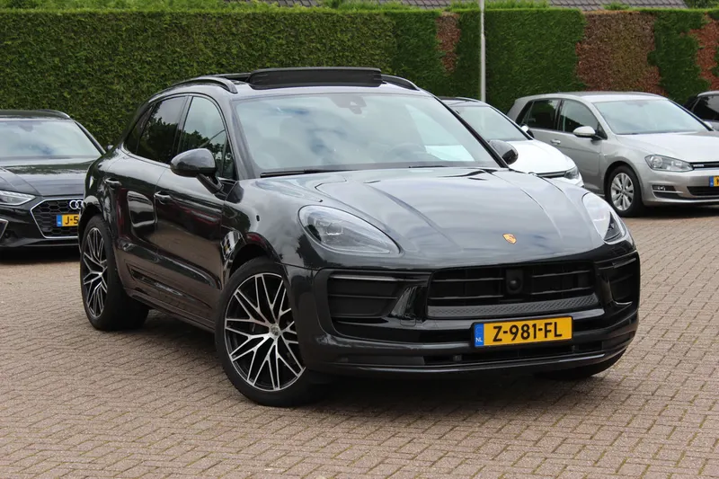 Porsche Macan (2023)