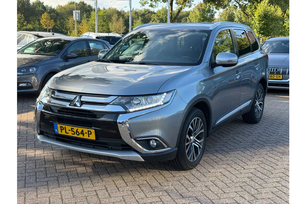 Mitsubishi Outlander (2016) — foto 1