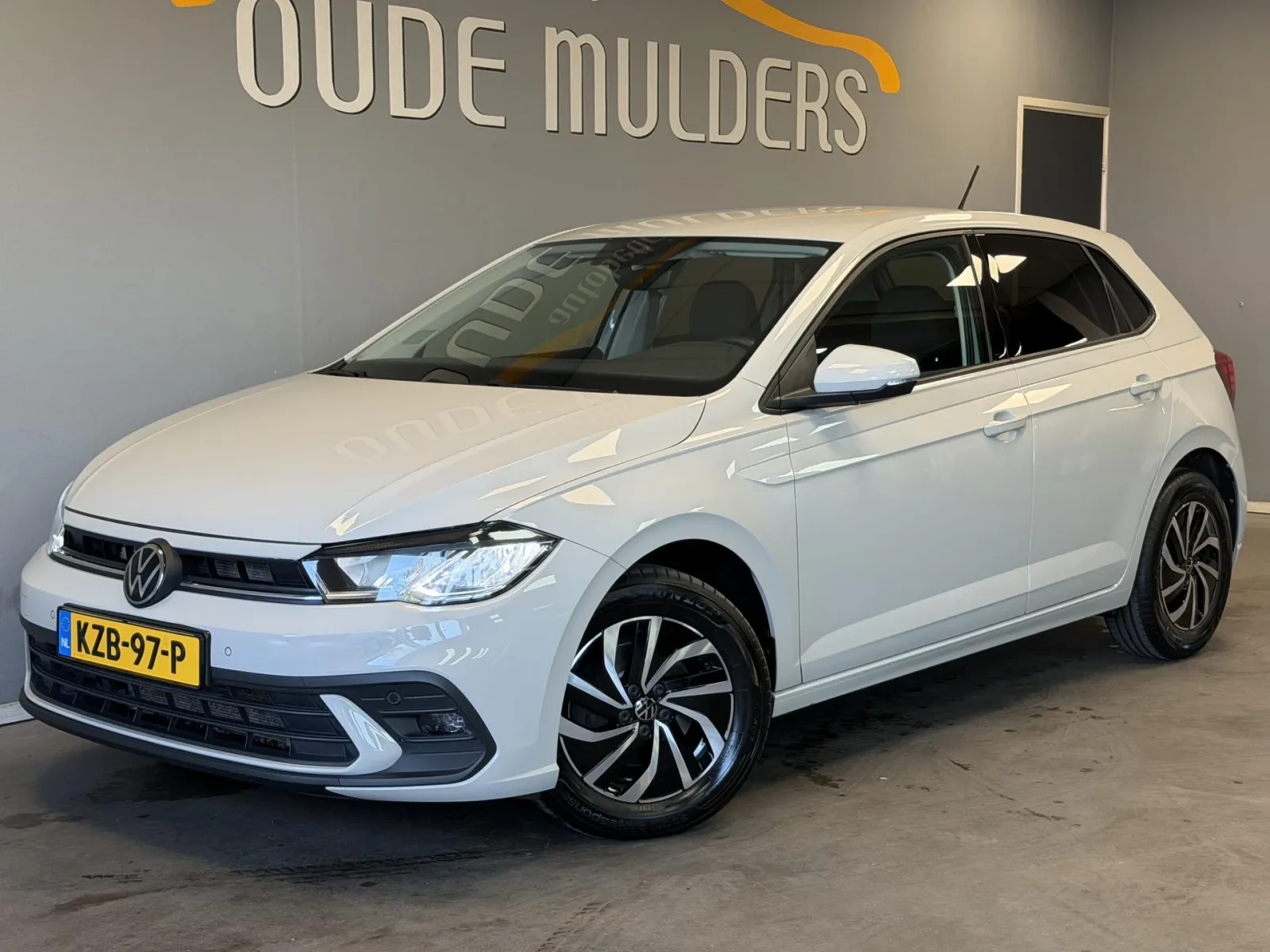 Volkswagen Polo (2023) — foto 1