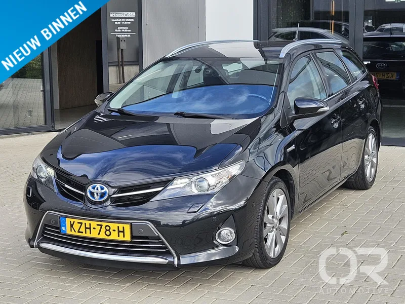 Toyota Auris (2014) — foto 1