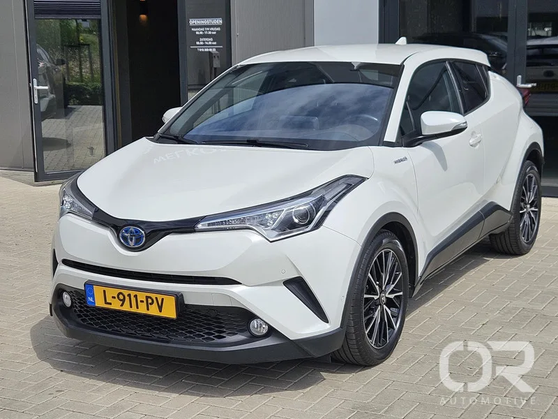 Toyota C-HR (2017) — foto 1
