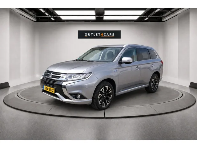 Mitsubishi Outlander (2017) — foto 1