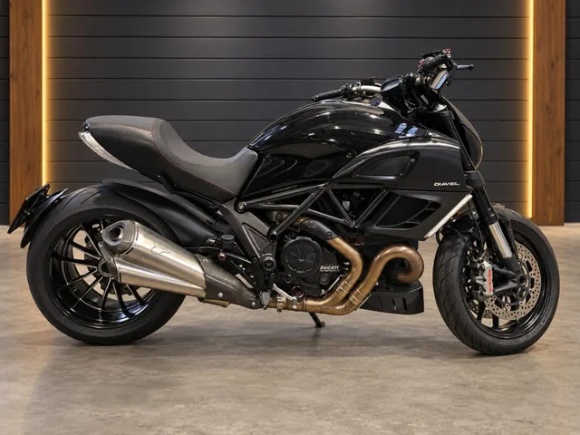 Ducati Diavel (2011) — foto 1
