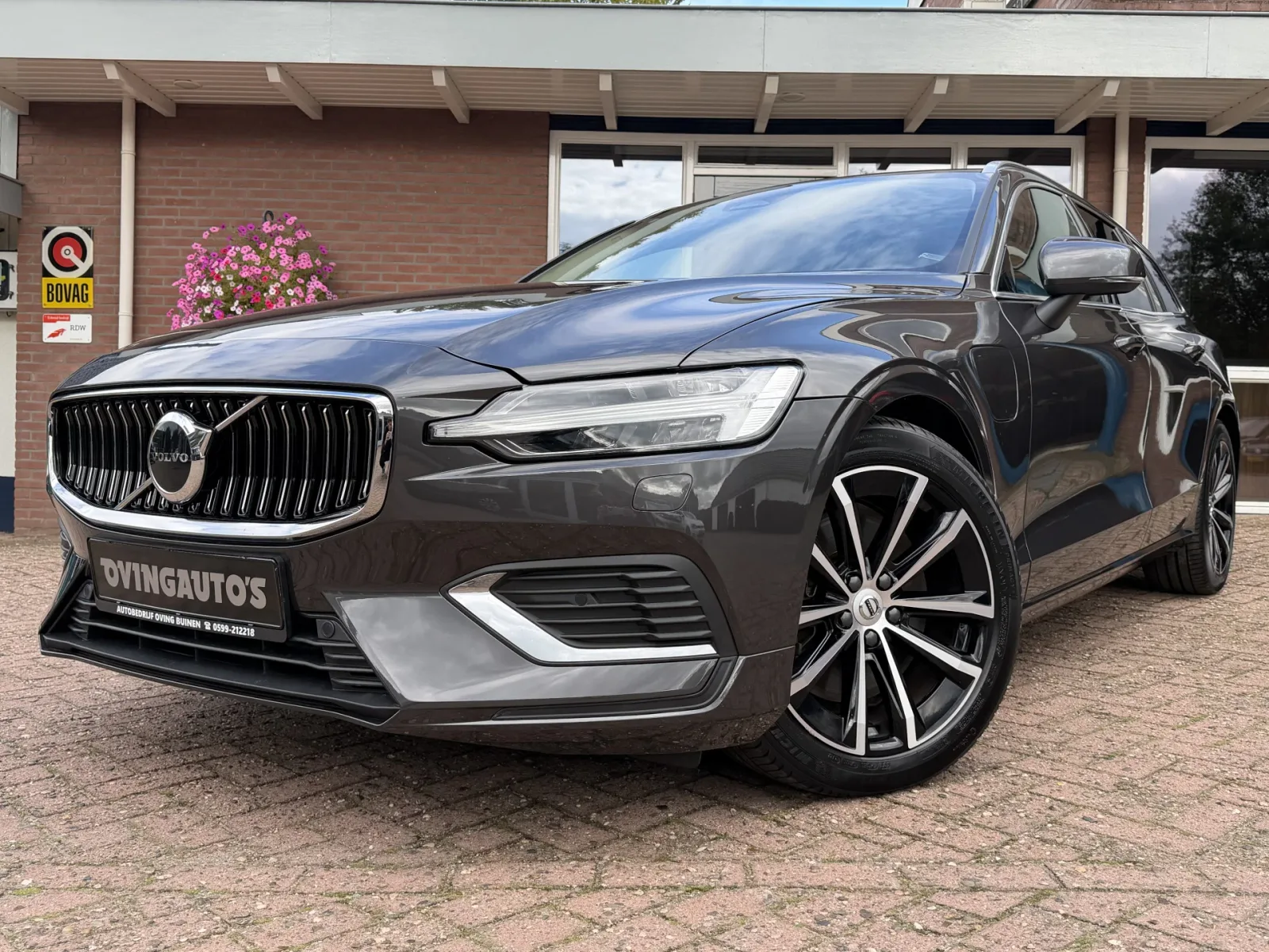 Volvo V60 (2023) — foto 1
