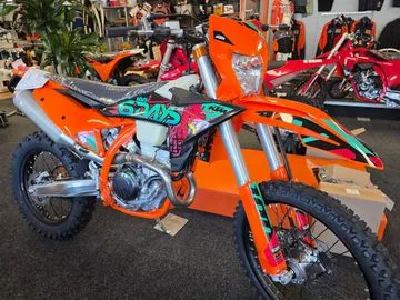 KTM 350 EXC-F SIX Days (2027) — foto 1