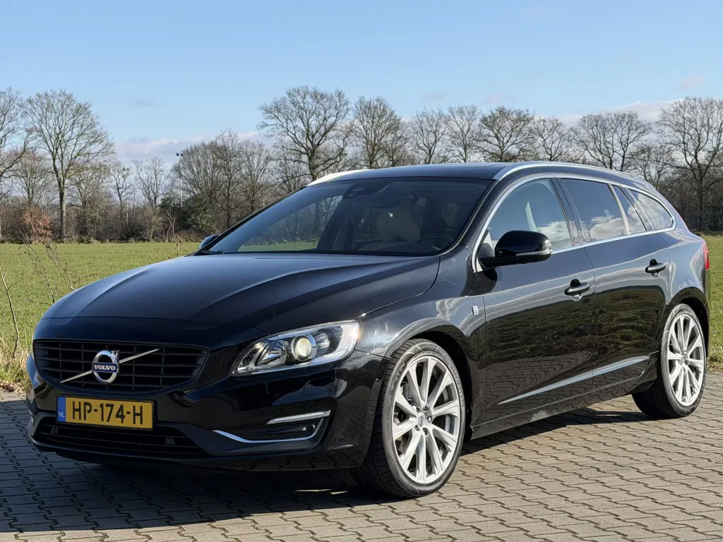 Volvo V60 (2015) — foto 1