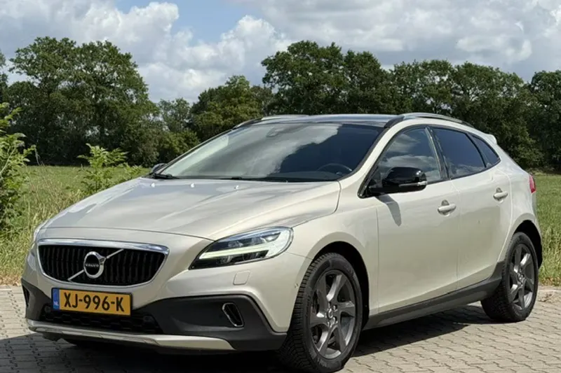 Volvo V40 Cross Country (2019)