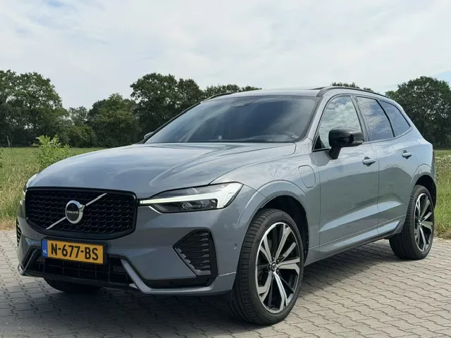 Volvo XC60 (2021) — foto 1