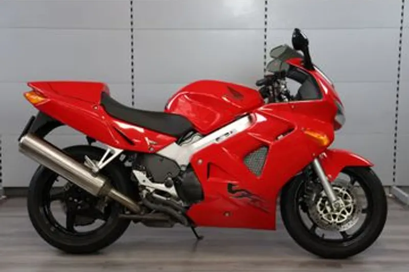 Honda VFR800 (1999)