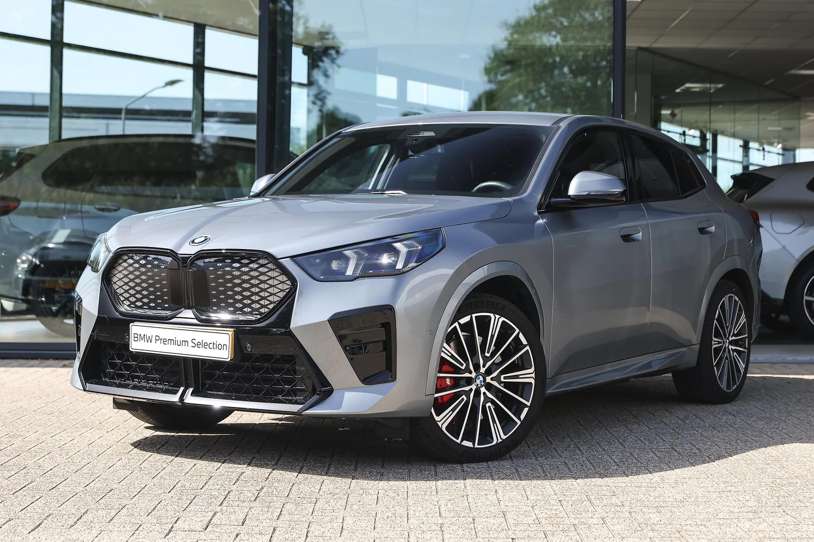 BMW iX2 (2025) — foto 1