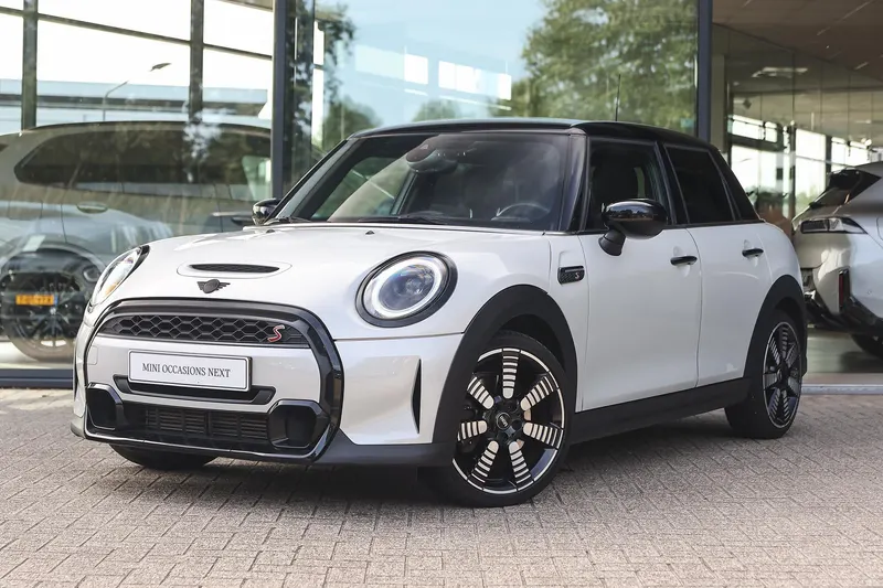MINI Cooper S (2023)