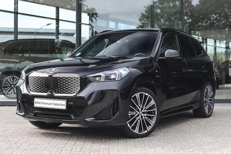 BMW iX1 (2024)