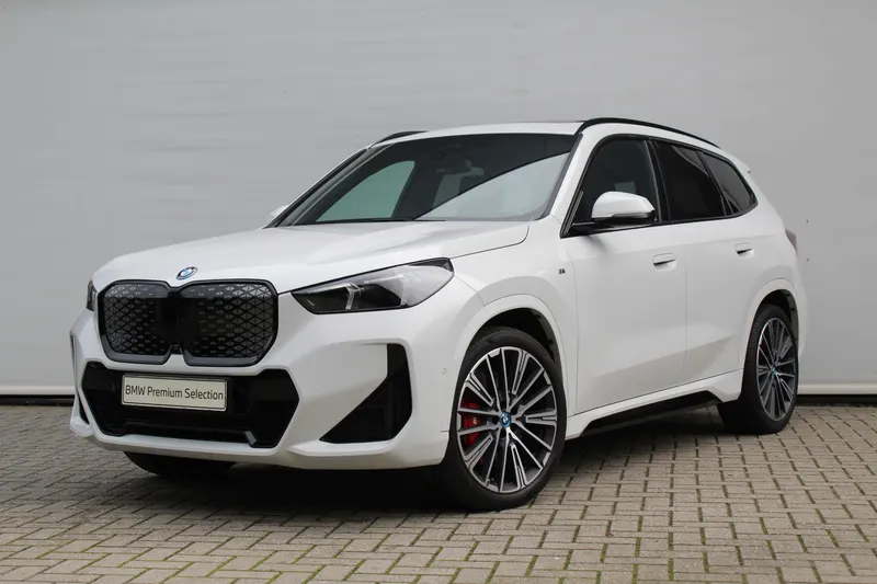 BMW iX1 (2024)