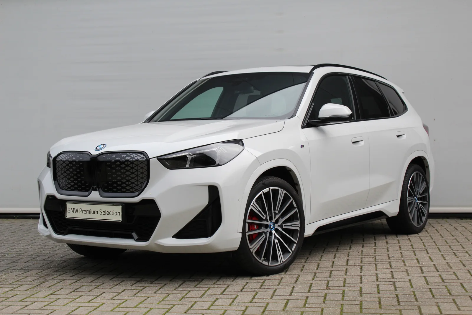 BMW iX1 (2024) — foto 1