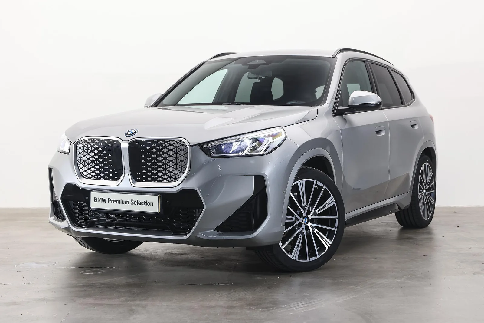 BMW iX1 (2025) — foto 1