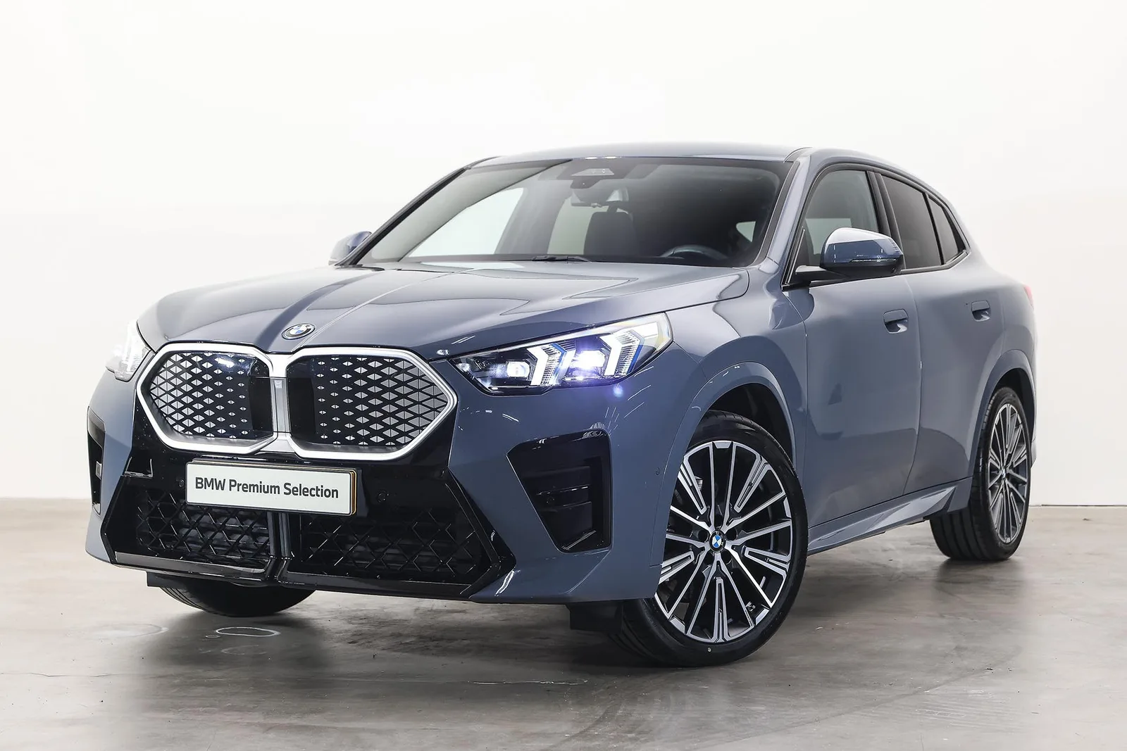 BMW iX2 (2025) — foto 1