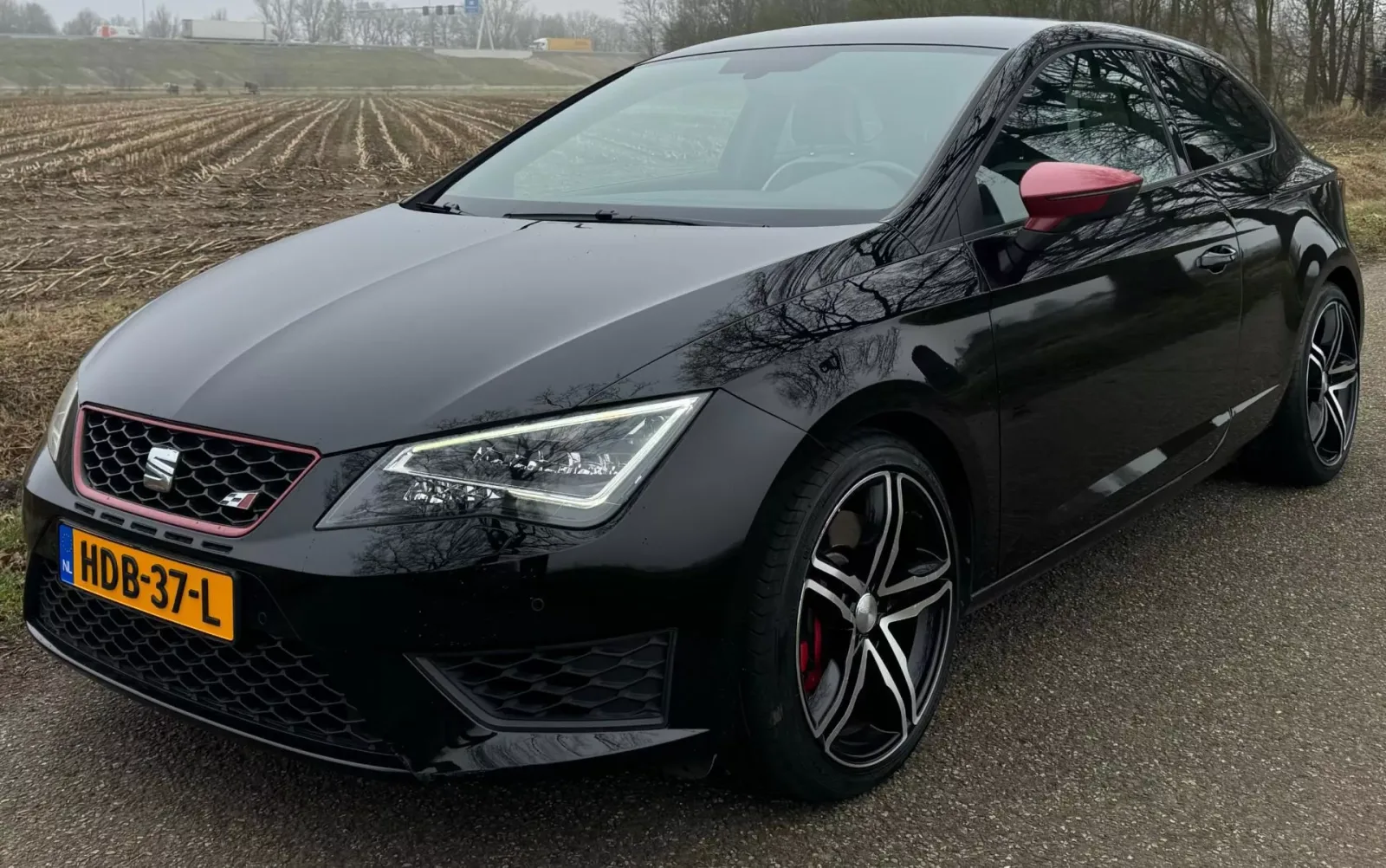 SEAT Leon (2016) — foto 1