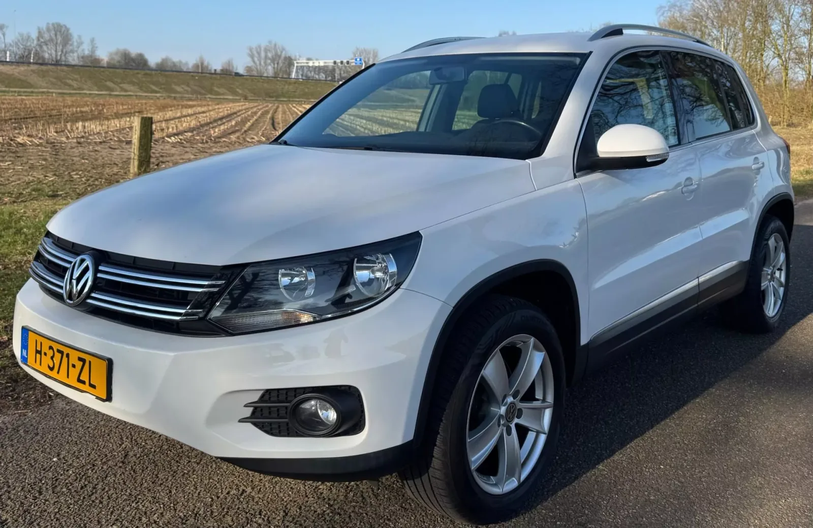 Volkswagen Tiguan (2013) — foto 1