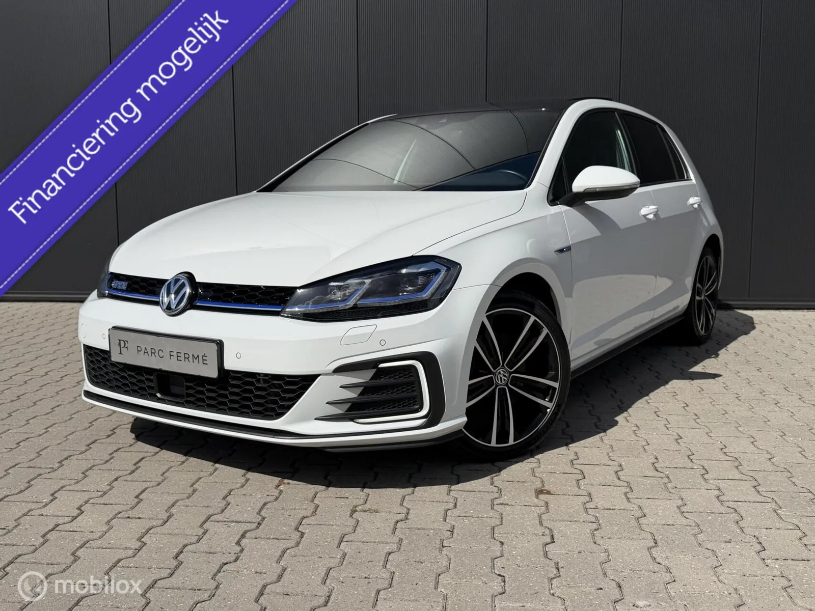 Volkswagen Golf (2018) — foto 1