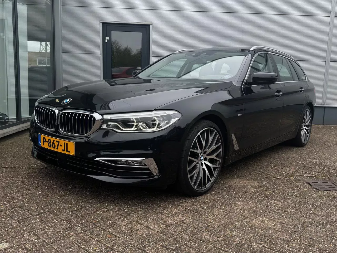BMW 5-Serie (2017) — foto 1