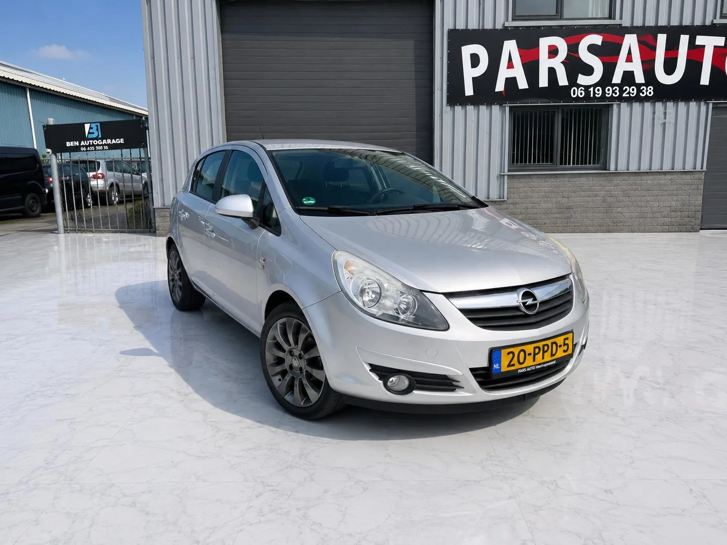 Opel Corsa (2011) — foto 1
