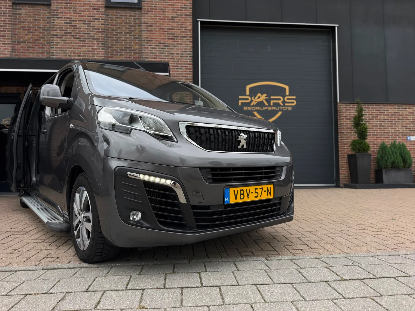 Peugeot Expert (2019) — foto 1