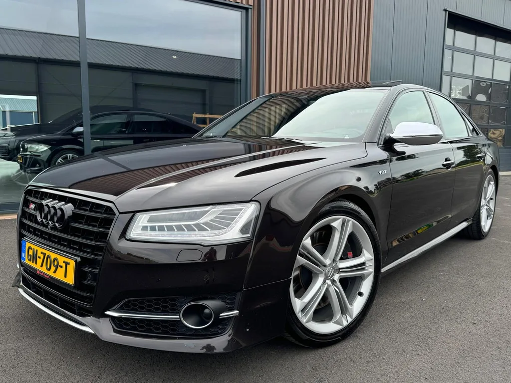 Audi S8 (2015) — foto 1