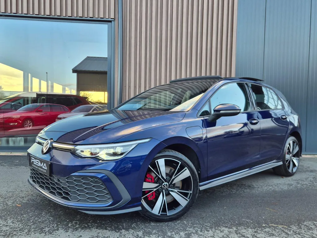 Volkswagen Golf (2022) — foto 1