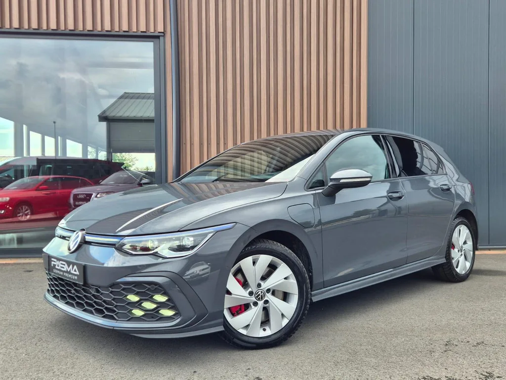 Volkswagen Golf (2021) — foto 1