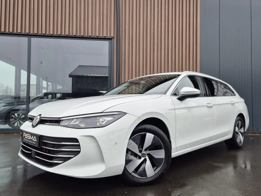 Volkswagen Passat (2025) — foto 1
