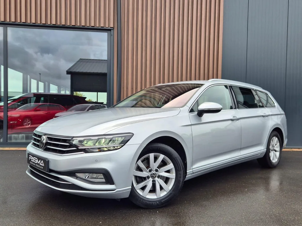 Volkswagen Passat (2021) — foto 1