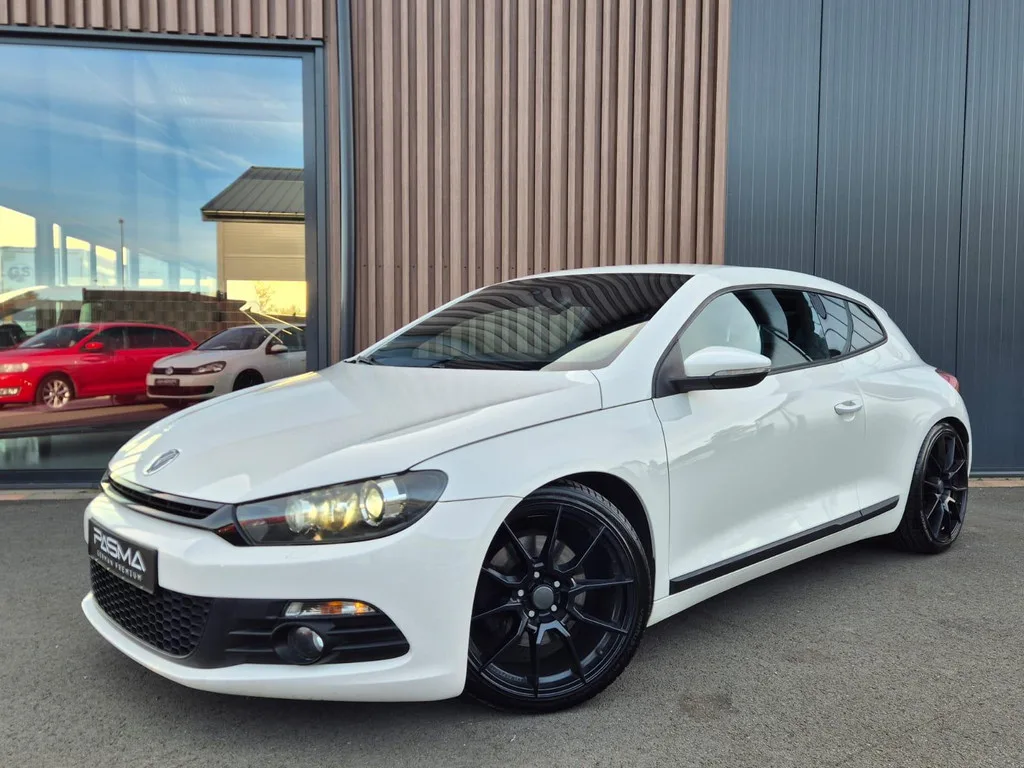 Volkswagen Scirocco (2010) — foto 1