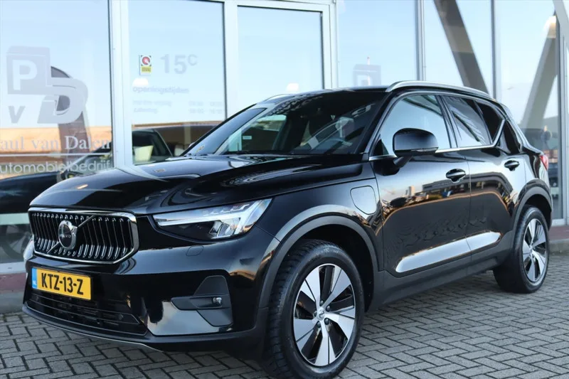 Volvo XC40 (2023) — foto 1