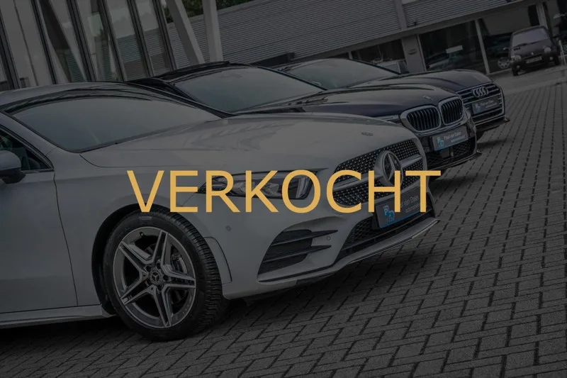 Volvo XC40 (2023) — foto 1