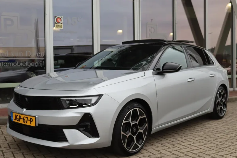 Opel Astra (2024) — foto 1
