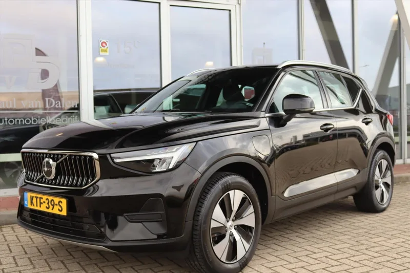 Volvo XC40 (2023) — foto 1