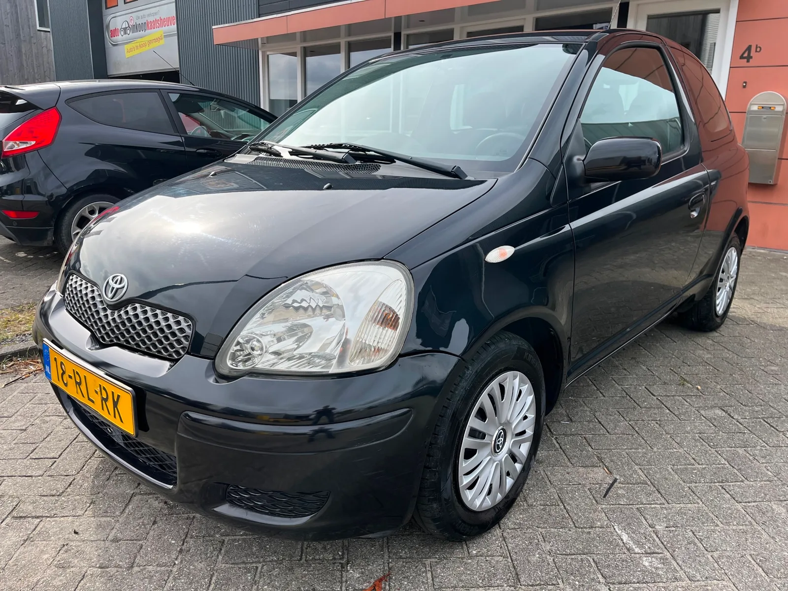 Toyota Yaris (2005) — foto 1