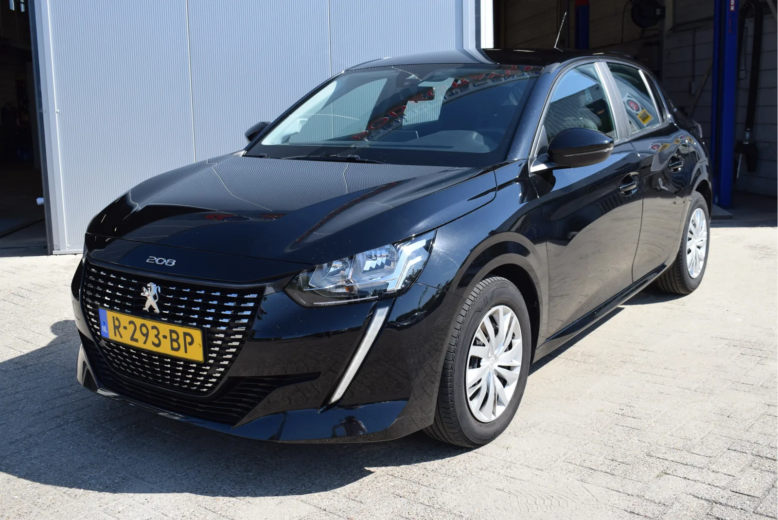 Peugeot 208 (2022) — foto 1