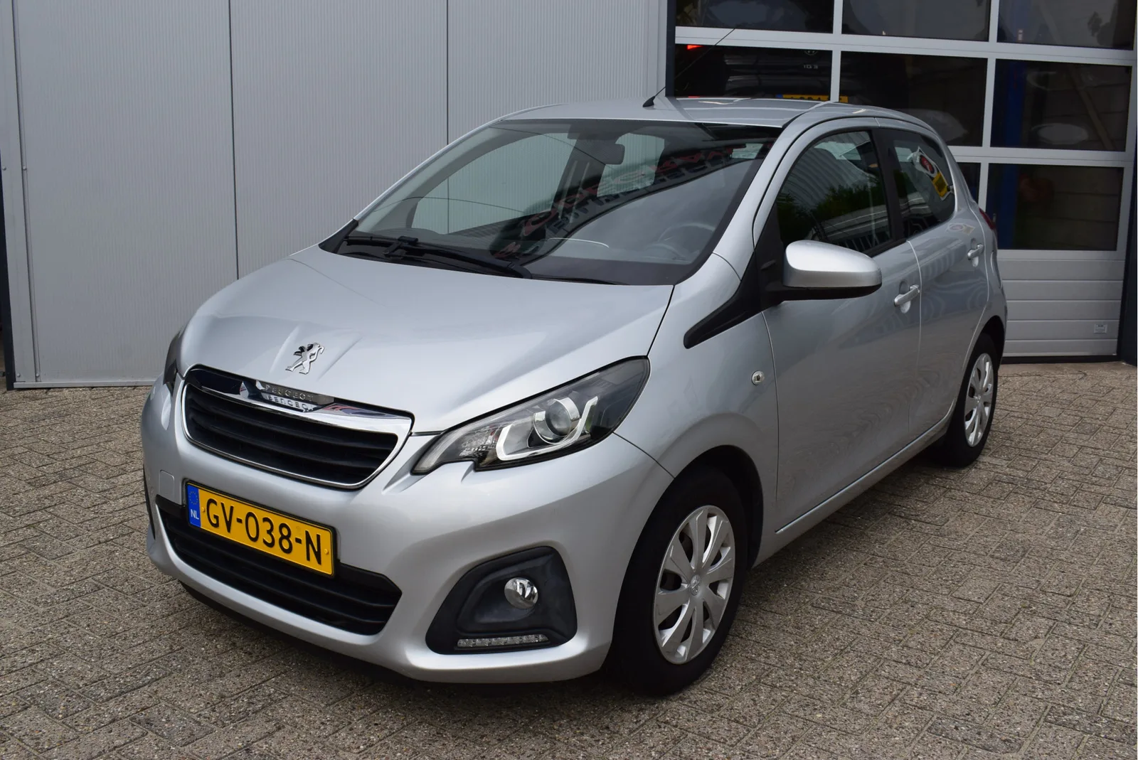 Peugeot 108 (2015) — foto 1