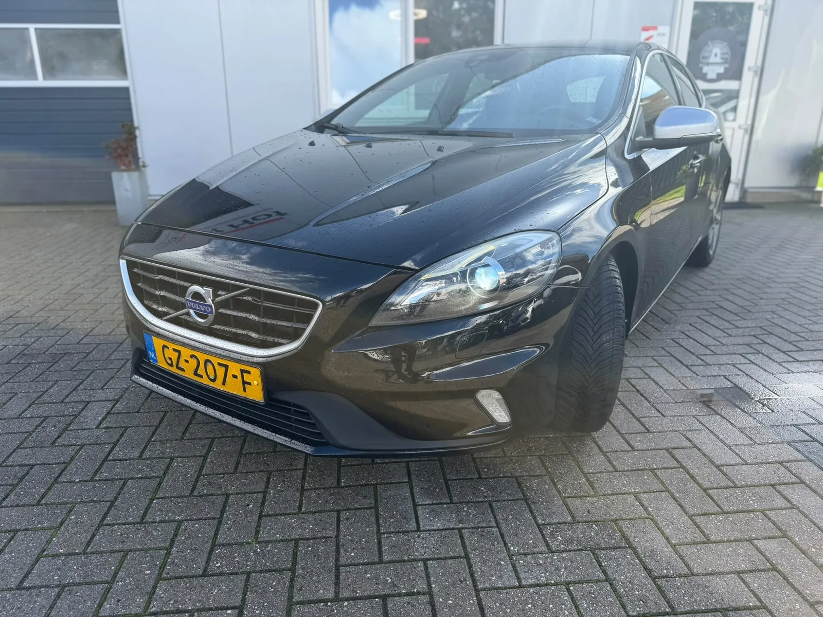 Volvo V40 (2015) — foto 1